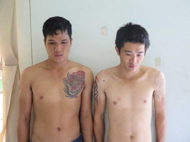 Phú (trái) Nguyên phải bị công an bắt giữ.