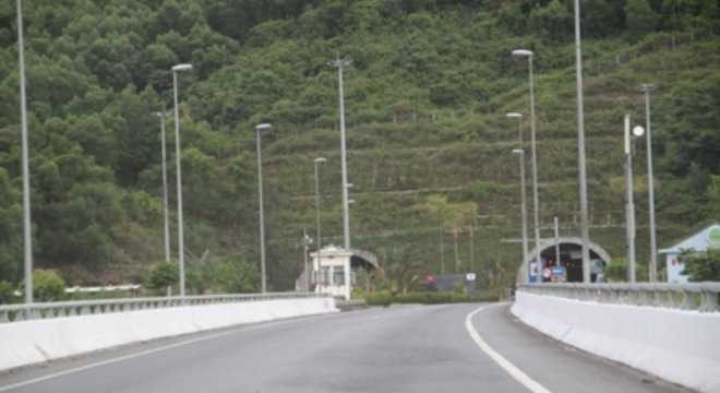 Bộ trưởng Thăng: 'Ông nương tay tôi thay ông trước'