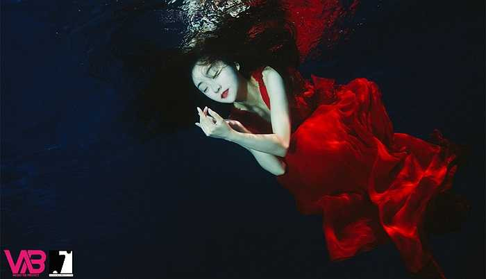 Không chỉ nổi tiếng trên tạp chí, đóng quảng cáo, Mi Ya còn tham gia đóng một số phim điện ảnh và đã có vai chính đầu tiên mới đây.