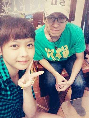 Mờ Naive từng hợp tác cùng Toàn Shinoda trong video rap No Love. 