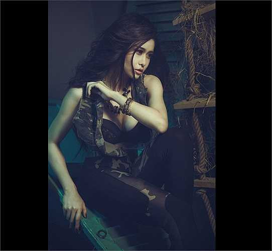 Một shoot hình nóng bỏng của nữ ca sĩ Trương Quỳnh Anh. (Theo 24h)