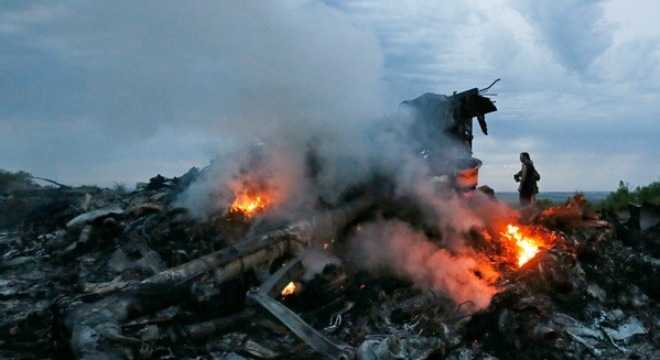  hiện trường vụ máy bay của Malaysia rơi ở Ukraine