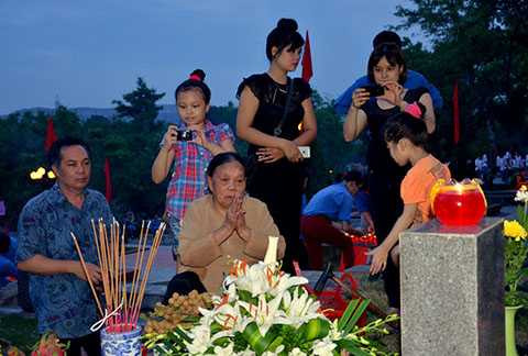 Chủ tịch nước Trương Tấn Sang, Quảng Ninh, thắp nến tri ân