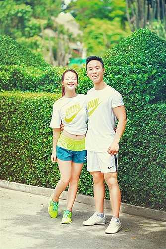 Trong trang phục thể thao trẻ trung và khỏe mạnh, cặp đôi tuổi 18 trở nên năng động và quyến rũ hơn bao giờ hết. 