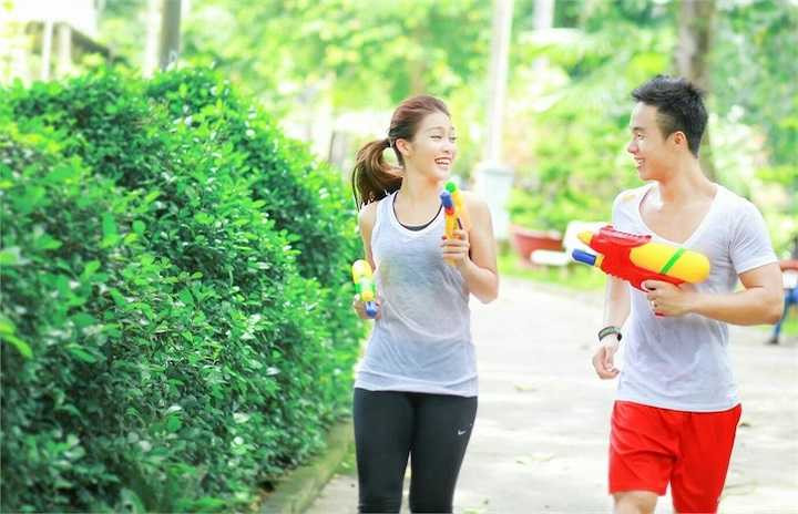 Khả Ngân từng được biết đến như một gương mặt nữ duy nhất của làng giải trí tập luyện môn boxing một cách thực sự. 