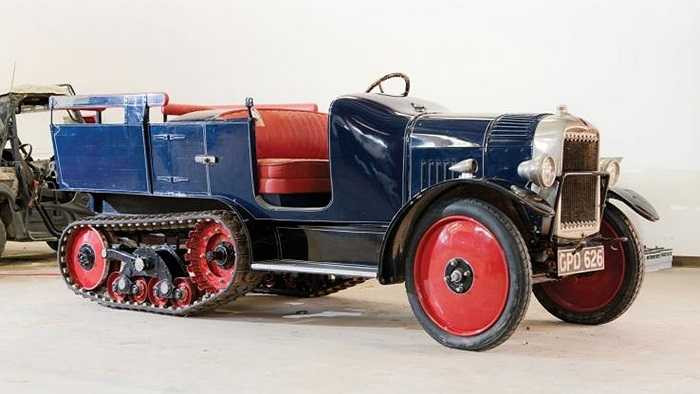 Xe tuần tra quân sự bánh xích Citroën Kégresse do Pháp sản xuất từ trước thế chiến II. Giá chào bán: không công bố