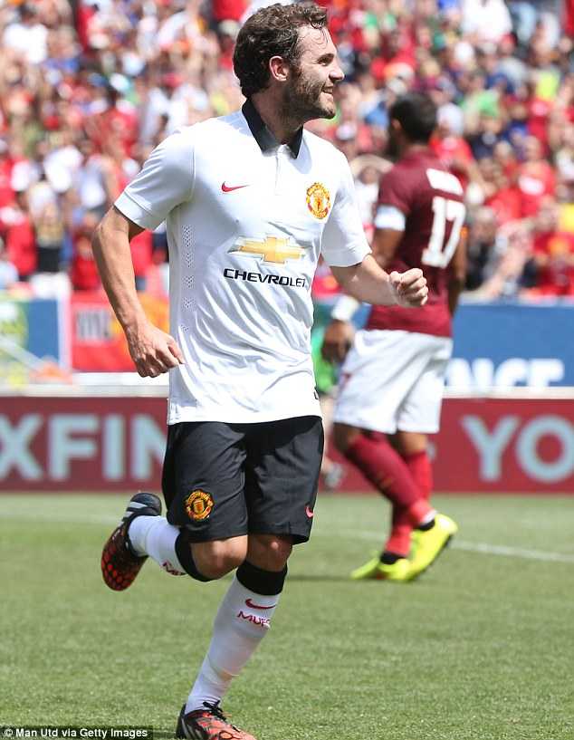 Mata 'nịnh' Van Gaal, đòi đá vị trí số 10
