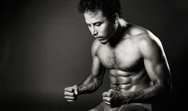 Anh chia sẻ, 'được làm nghề là một may mắn lớn và tôi cảm thấy rất vui khi được làm đệ tử của chị Trương Ngọc Ánh trong phim 'Hương Ga'. Còn với 'Dấu chân du mục', tôi muốn thể hiện một vai khác biệt, đầy những bí ẩn của số phận'.