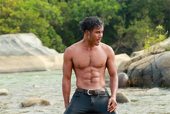 Còn với 'Dấu chân du mục', David Phạm đã vào một vai hoàn toàn trái ngược. 