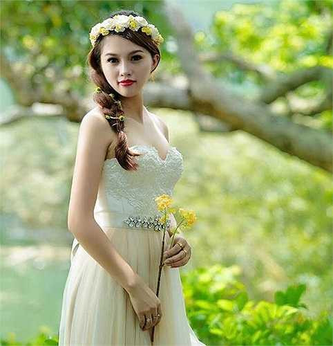 Cô cũng được nhiều anh em yêu quý vì luôn có tinh thần trách nhiệm cao cùng tính tình vui vẻ, hoà đồng với mọi người. Dù gắn bó với điện tử suốt 7 năm, song nữ sinh báo chí chỉ chơi game với mục đích giải trí sau những giờ học căng thẳng