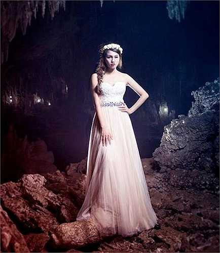 Ngoài ra, ít ai biết rằng cô gái sinh năm 1992 còn từng tham dự cuộc thi Miss Teen vào năm 2011 và lọt đến vòng chung kết.