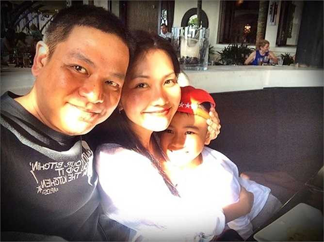Kim Hiền rất tự hào khi giờ đây con trai đã gọi chú Andy là ba một cách ngọt ngào, trìu mến. 