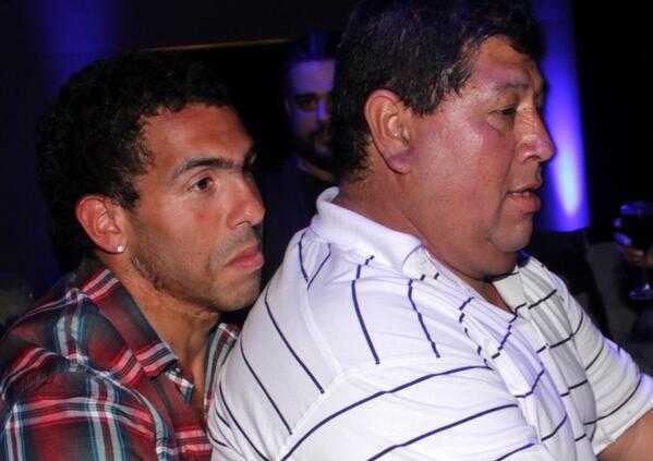 Carlos Tevez và cha đẻ