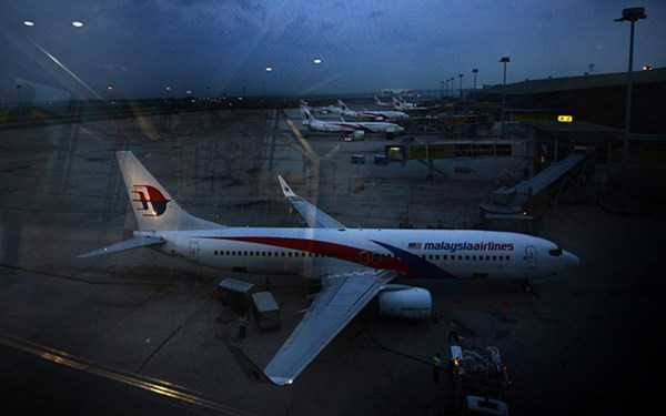 Máy bay Malaysia Airlines chở 167 khách suýt va chạm