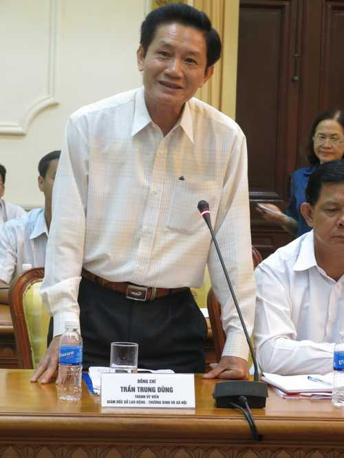 Ông Trần Trung Dũng- Giám đốc Sở Lao động Thương binh và xã hội TP.HCM bày tỏ quan điểm về việc công nhận mẹ việt Nam anh hùng với vợ liệt sĩ tái giá ngày 29/7 - Ảnh: Mai Hương