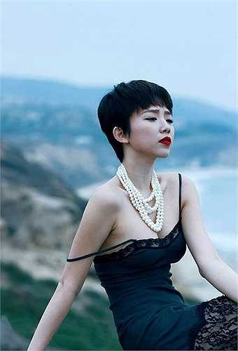 Cô được khen ngợi khi lưu lại những khoảnh khắc ấn tượng và đa phong cách