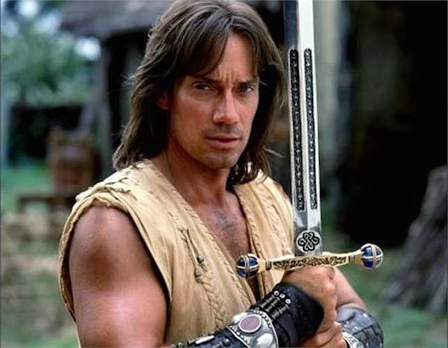 Kevin Sorbo là người giữ kỷ lục đóng vai Hercules lâu nhất với quãng thời gian gần 5 năm và 6 phần.