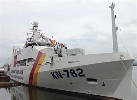 Tàu được trang bị 4 động cơ với tổng công suất 12.016 mã lực ở vòng quay 1.800 vòng/phút lai 2 chân vịt biến bước cho phép chạy với tốc độ tối đa 21 hải lý/giờ, tầm hoạt động 5.000 hải lý. 