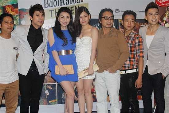 Trà Ngọc Hằng cho biết Tiến Dũng là một người rất đào hoa và thu hút được nhiều sự quan tâm của các cô gái xung quanh. Trong thời gian yêu nhau, họ thường xuyên cãi nhau do tính đào hoa của Tiến Dũng nên cuối cùng cả hai quyết định chia tay để giải thoát cho nhau.