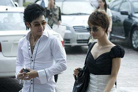 Sau khi kết thúc mối tính với Trà Ngọc Hằng, Tiến Dũng nhiều lần bị bắt gặp hẹn hò riêng với Trà My Idol ở nơi công cộng.