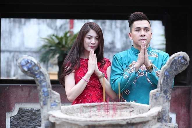 Lan Anh, người yêu hiện tại của Tiến Dũng, chính là diễn viên do Hải Băng giới thiệu. Tuy Hải Băng thường xuyên lên tiếng chỉ trích Lan Anh nhưng phía Tiến Dũng vẫn quyết định im lặng và không giải thích gì thêm.