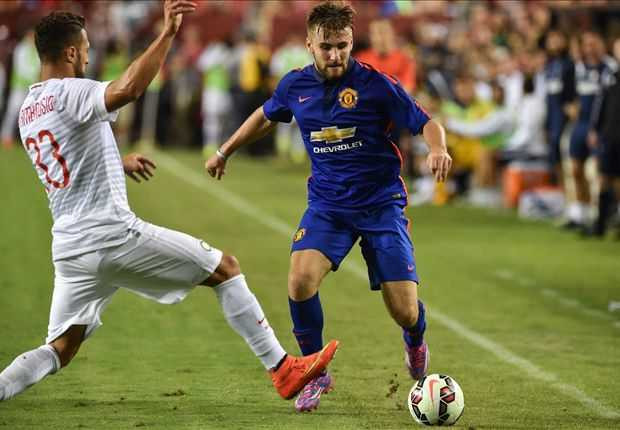 Luke Shaw chưa đáp ứng được yêu cầu thể lực của Van Gaal