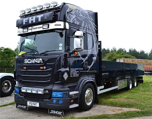 Vào năm 2004, Scania bắt đầu sản xuất dòng xe tải R-Series và hai lần giành được giải thưởng 'Xe tải quốc tế của năm' vào năm 2005 và 2010. Hiện xe tải Scania được sử dụng phổ biến nhất tại Châu Âu.