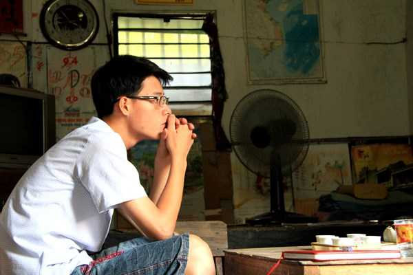 cặp sinh đôi đỗ đại học