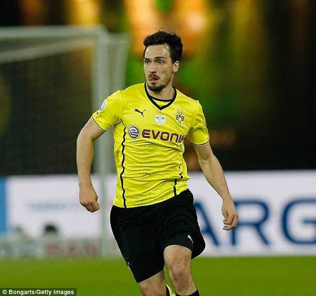 Thương vụ Man Utd-Hummels phụ thuộc vào...Liverpool