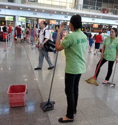 Nhà ga, sân bay quốc tế Đà Nẵng, bị dột, mưa lớn