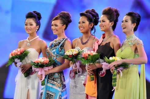 hoa hậu ứng xử