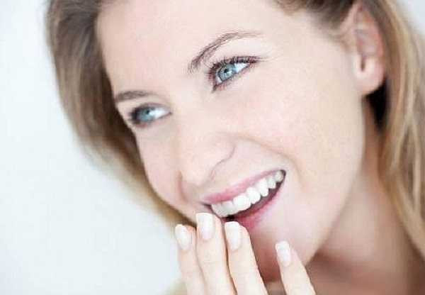 Chữa hôi miệng: Nó cũng làm giảm mùi hôi ở miệng, giúp bạn nhanh chóng có được hàm răng trắng sáng. Tất nhiên, cũng cần có chế độ chăm sóc răng miệng hợp lý, đảm bảo vệ sinh, và tốt nhất nên định kỳ đi khám nha.