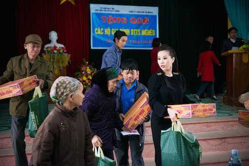 thu hoai mrs universe