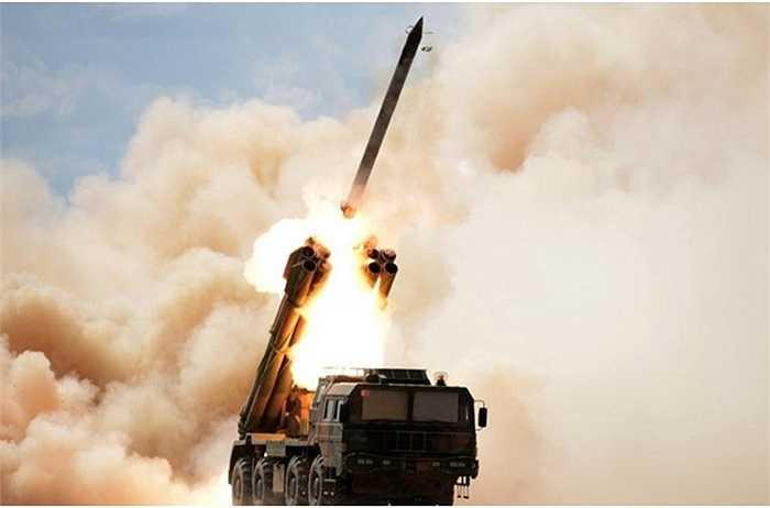 PHL03 là 'phiên bản Trung Quốc' của siêu pháo phản lực tầm xa BM-30 Smerch của Nga