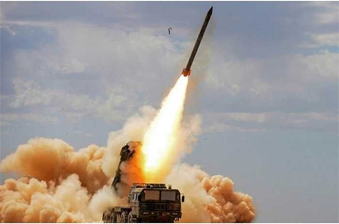 PHL03 là 'phiên bản Trung Quốc' của siêu pháo phản lực tầm xa BM-30 Smerch của Nga