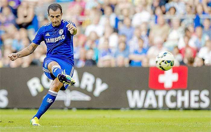 Cesc Fabregas khoác áo Chelsea bằng bản hợp đồng trị giá 29 triệu bảng