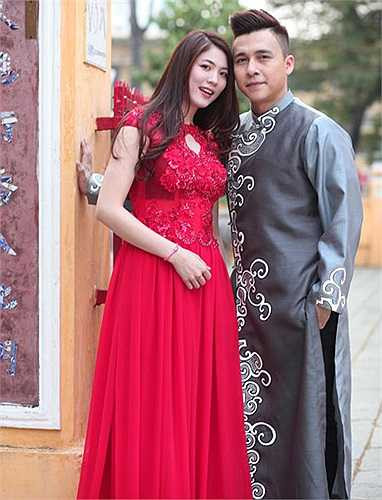 'Thế còn người bị anh lừa dối, người luôn bên cạnh anh lúc khó khăn, không đáng để anh bảo vệ sao?'