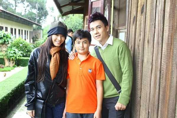 Nguyên văn những chia sẻ của Hồng Nhung: 'Tại sao anh không dám nói là trong lúc quen bạn tôi anh còn lén lút qua lại với bạn gái kia, kể cả chuyện bạn gái kia giả vờ gây nhau với bạn tôi để qua ngủ với anh.'