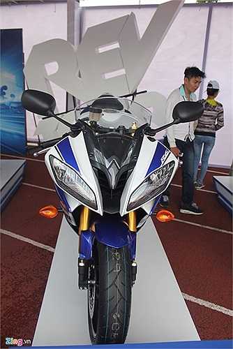 Ngoài ra, động cơ còn được ứng dụng hệ thống bướm ga điều khiển bằng chip điện tử lấy từ dòng xe đua MotoGP. Động cơ tạo ra công suất tối đa 123,7 mã lực tại 14.500 vòng/phút và mô-men xoắn cực đại 65,7 Nm tại 10.500 vòng/phút.