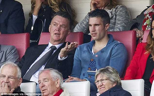 Man Utd mất Van Persie giai đoạn đầu mùa giải