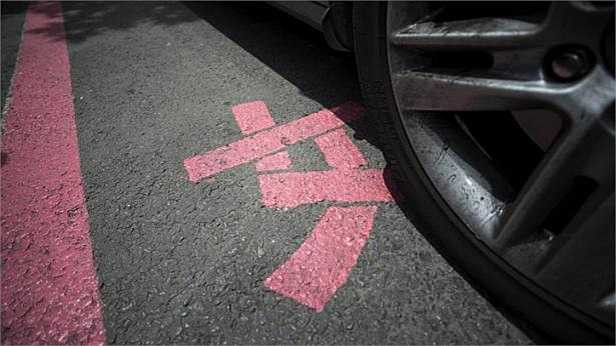 Trước sáng kiến này, một số người lại bình luận rằng: 'Đây là một sự xúc phạm'.