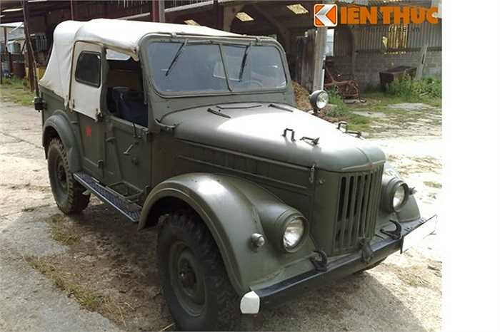 Phiên bản GAZ 69A còn được gọi là 'GAZ đít tròn' phổ biến nhất là dùng cho cấp sĩ quan cao cấp trong quân đội. Xe có 4 cửa và 1 cốp hậu, chở được 5 người.