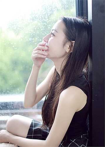 Địch Lệ Nhiệt Ba đang nhận được nhiều tình cảm của khán giả qua vai diễn Phù Cừ trong bộ phim hot Cổ kiếm kỳ đàm.