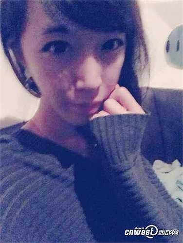 Lý Uyên xinh đẹp khi trở thành nữ sinh