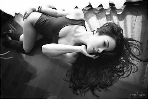 Diệp Lâm Anh đầy khát khao và gợi cảm.