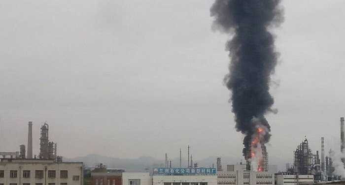 Vụ cháy nhà máy lọc dầu ở thành phố Lan Châu, tỉnh Cam Túc, Trung Quốc xảy ra lúc 9h sáng nay