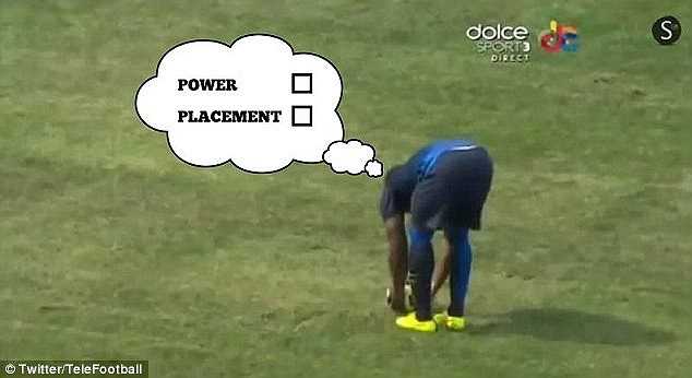 Cộng đồng mạng chế ảnh về suy nghĩ của Micah Richards trước khi sút