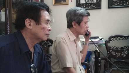 Bác Viễn bố đẻ chị Huyền liên tục nhận được những cuộc điện thoại hỏi thăm về kết quả giám định của cơ quan chức năng.