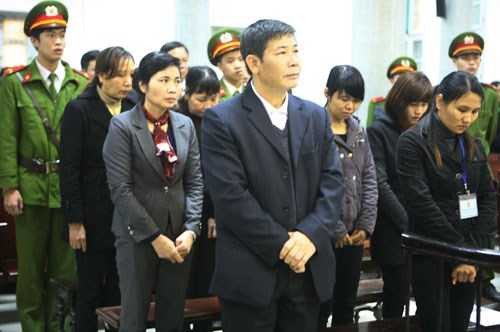 Theo chị Nguyệt, hầu hết các bị cáo trọng vụ án được đưa ra xét xử phiên sơ thẩm vẫn đang làm việc bình thường tại Bệnh viện Đa khoa Hoài Đức. (Ảnh IT)