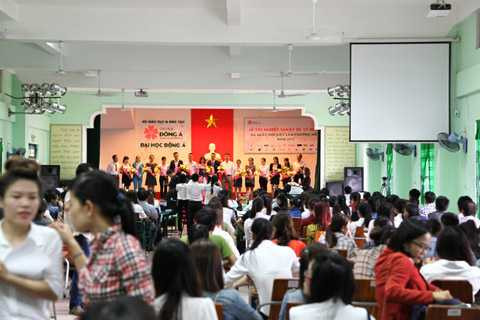 Sinh viên, thử sức, Ngày hội việc làm, Đông Á, Đà Nẵng